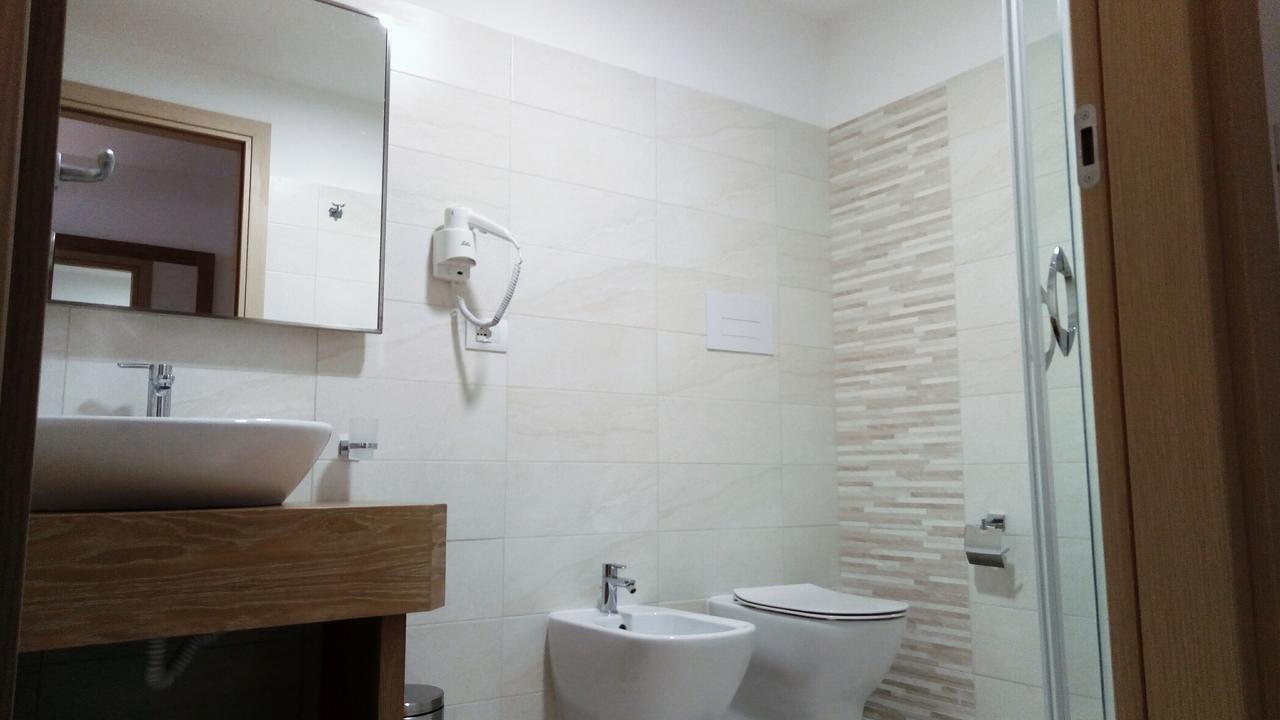 Hotel Maria Golfo Aranci Buitenkant foto